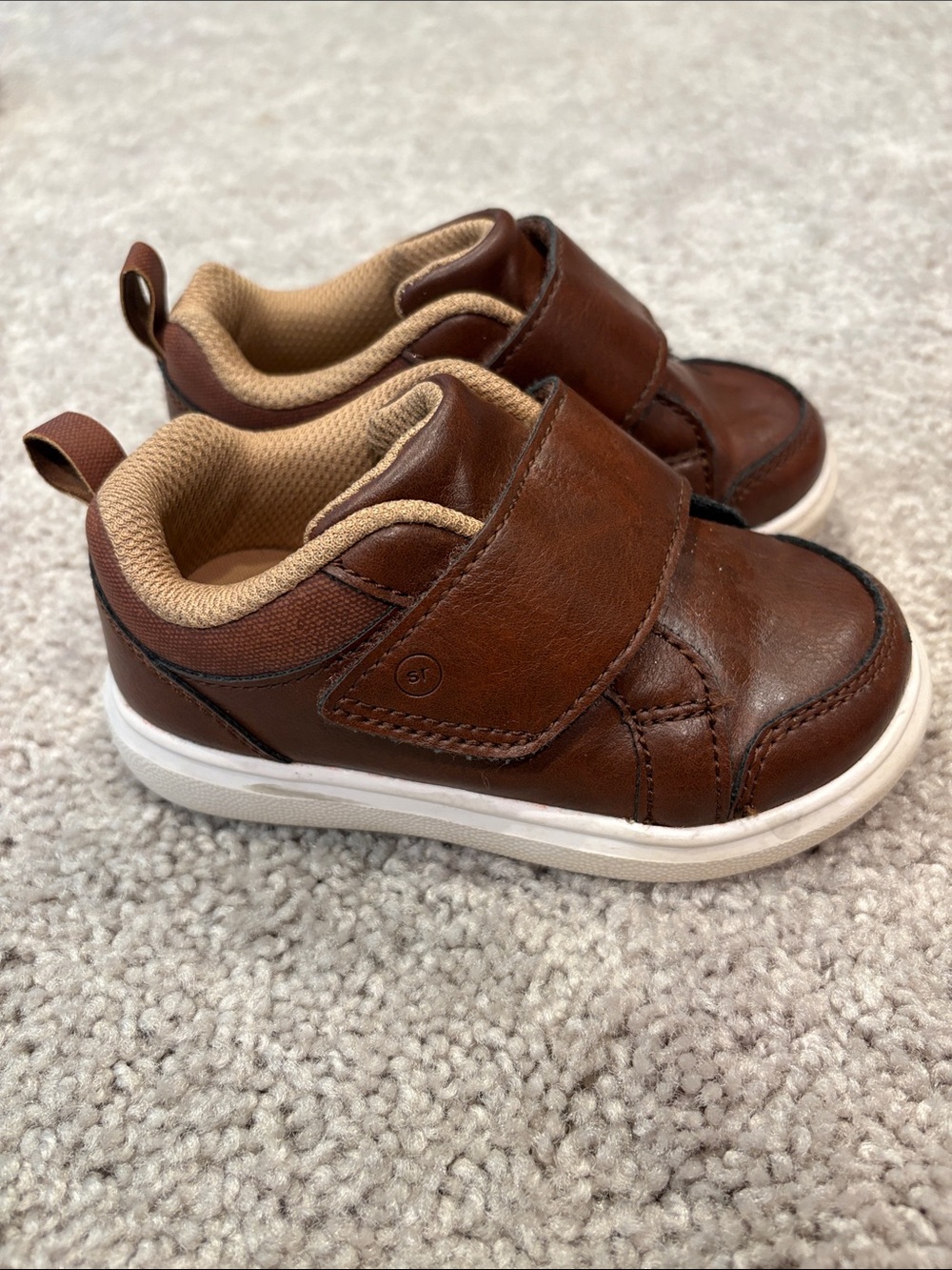 Stride Rite 360 Cole faux leather sneaker